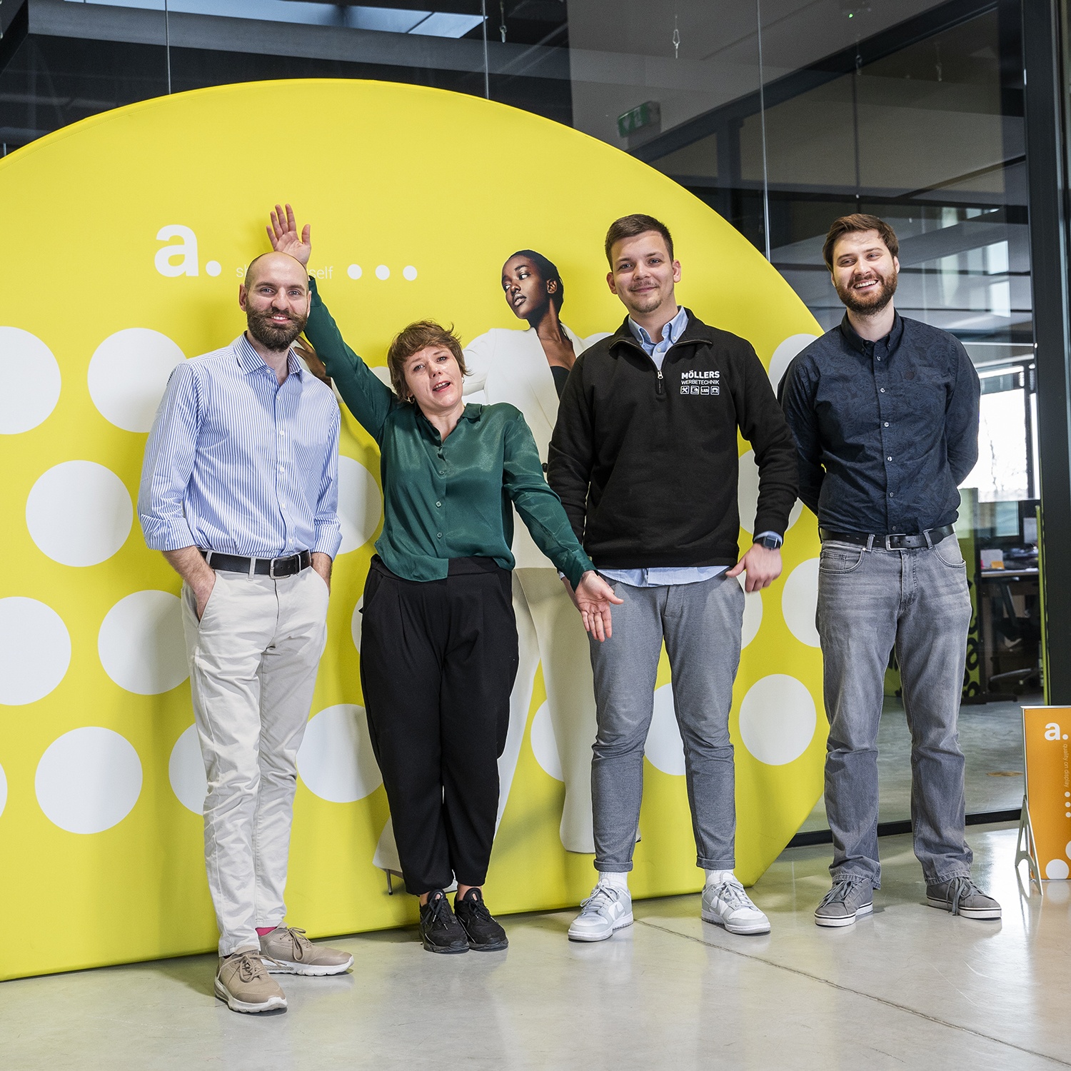 nowyux zdjecia retail