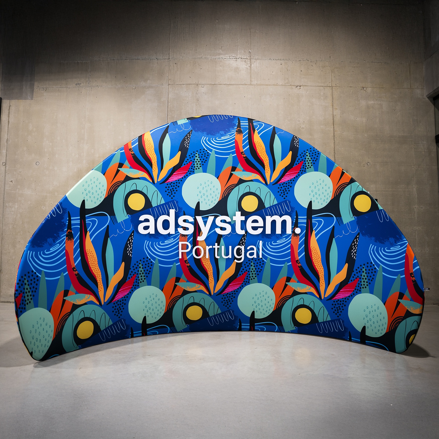 nowyux zdjecia retail