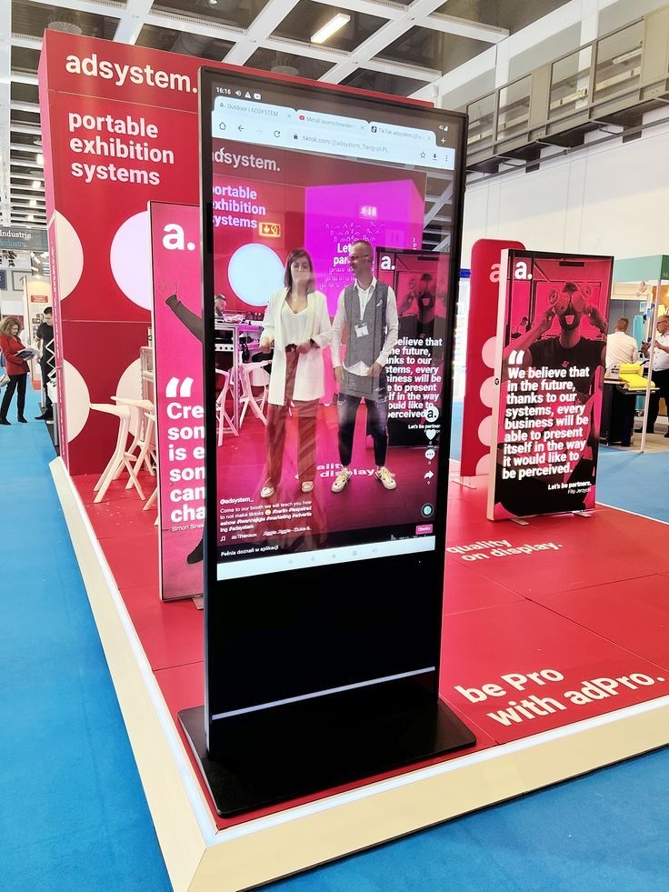 Stoisko targowe z infokioskiem