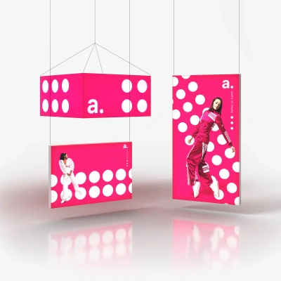 Cassonetti pubblicitari sospesi