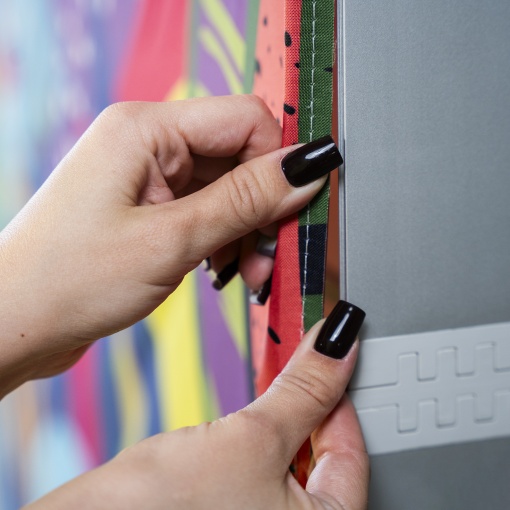 file-meta-description.wsuwaniegrafikizsilikonowymkedremwramęsystemu-seg,pokazującełatwymontażwymiennegowydruku.